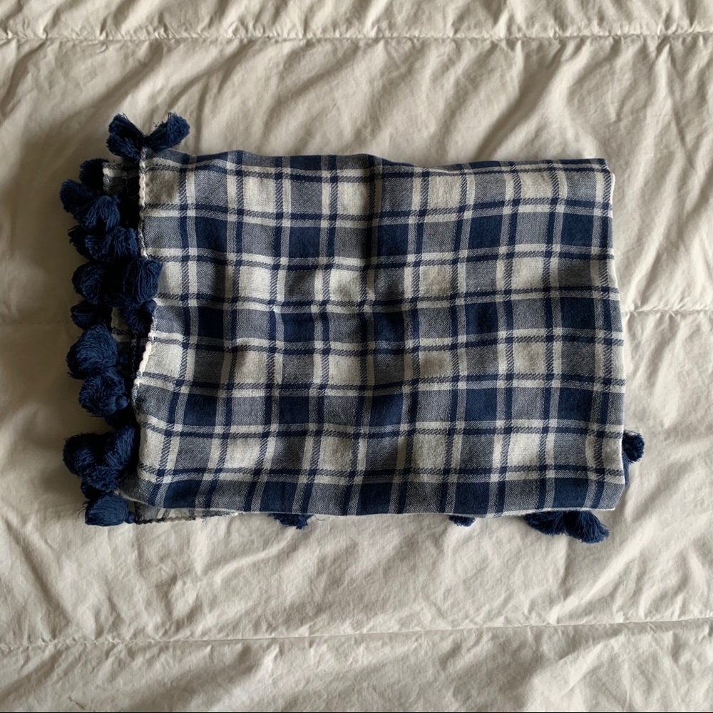 🛍2/$10: Blue Plaid Scarf with Tassles - Picture 2 of 5